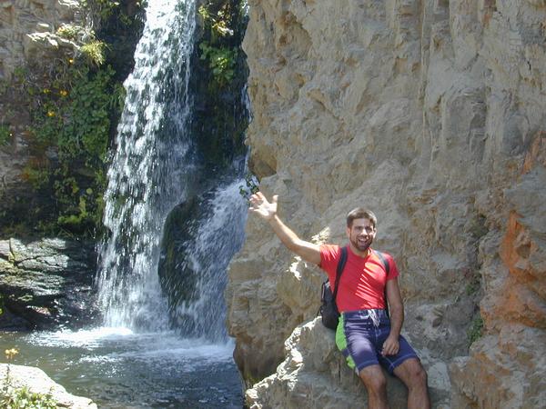 Marco waving one handed at the upper falls[1]